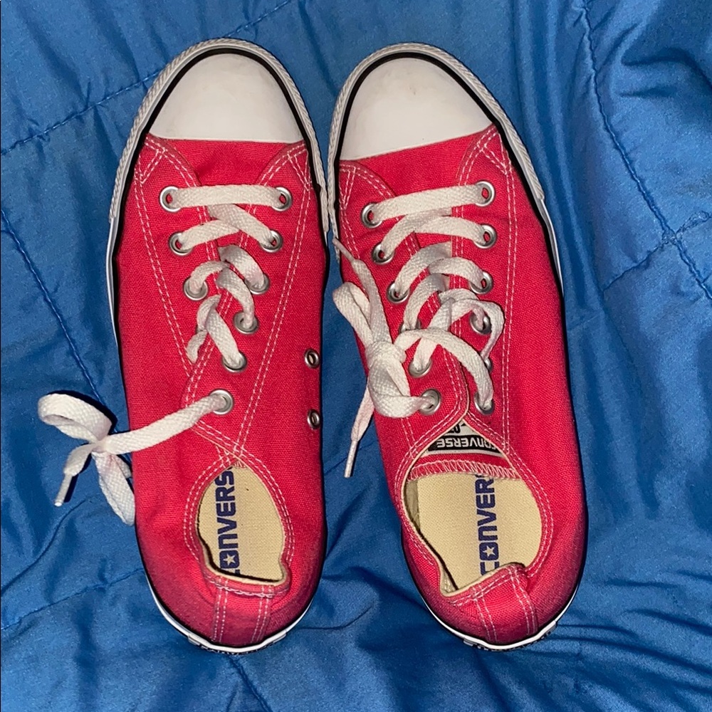 Men’s 6/Woman’s 8 Redish Pink Converse Sneakers